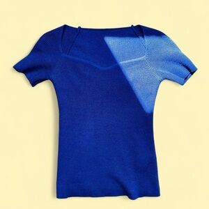 Navy Blue Scoop/V-neck, SLM Short Sleeve Size M Knitted Top